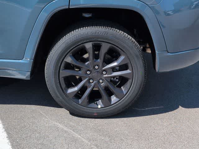 Thumbnail: 2026 Jeep Grand Cherokee - 14