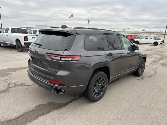 Thumbnail: 2025 Jeep Grand Cherokee L - 17