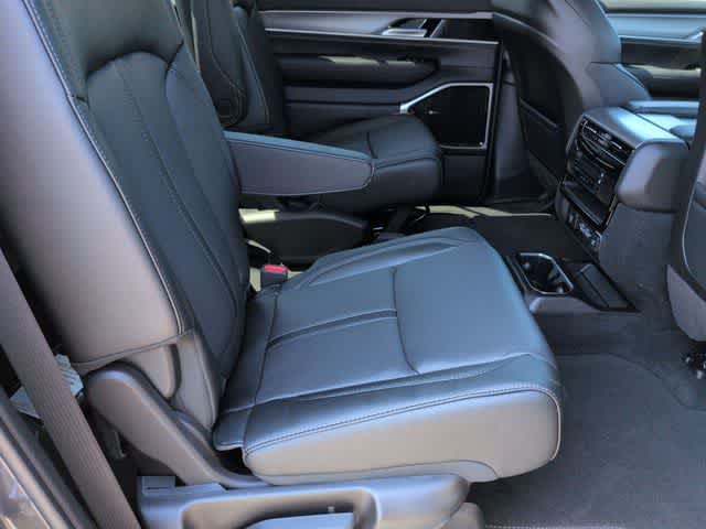 Thumbnail: 2026 Jeep Grand Wagoneer - 22