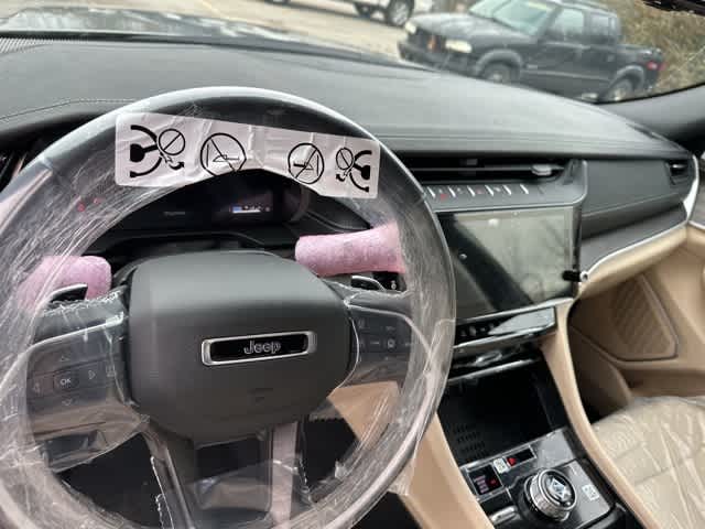 Thumbnail: 2026 Jeep Grand Cherokee - 6