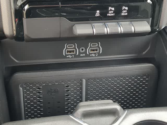 Thumbnail: 2026 RAM 1500 - 32