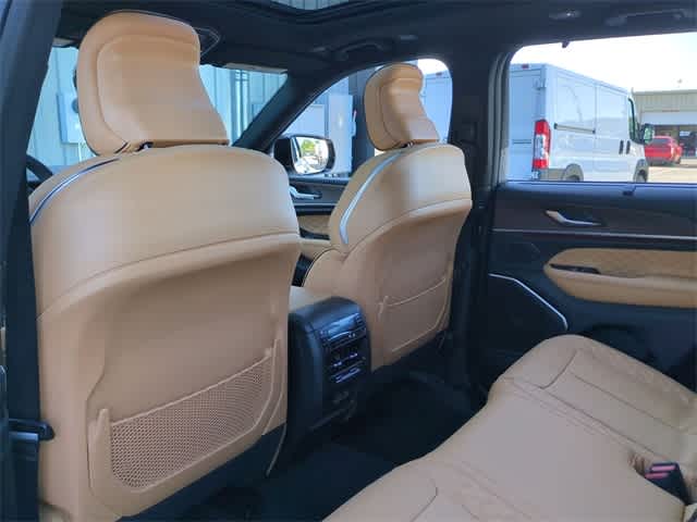 Thumbnail: 2025 Jeep Grand Cherokee - 19