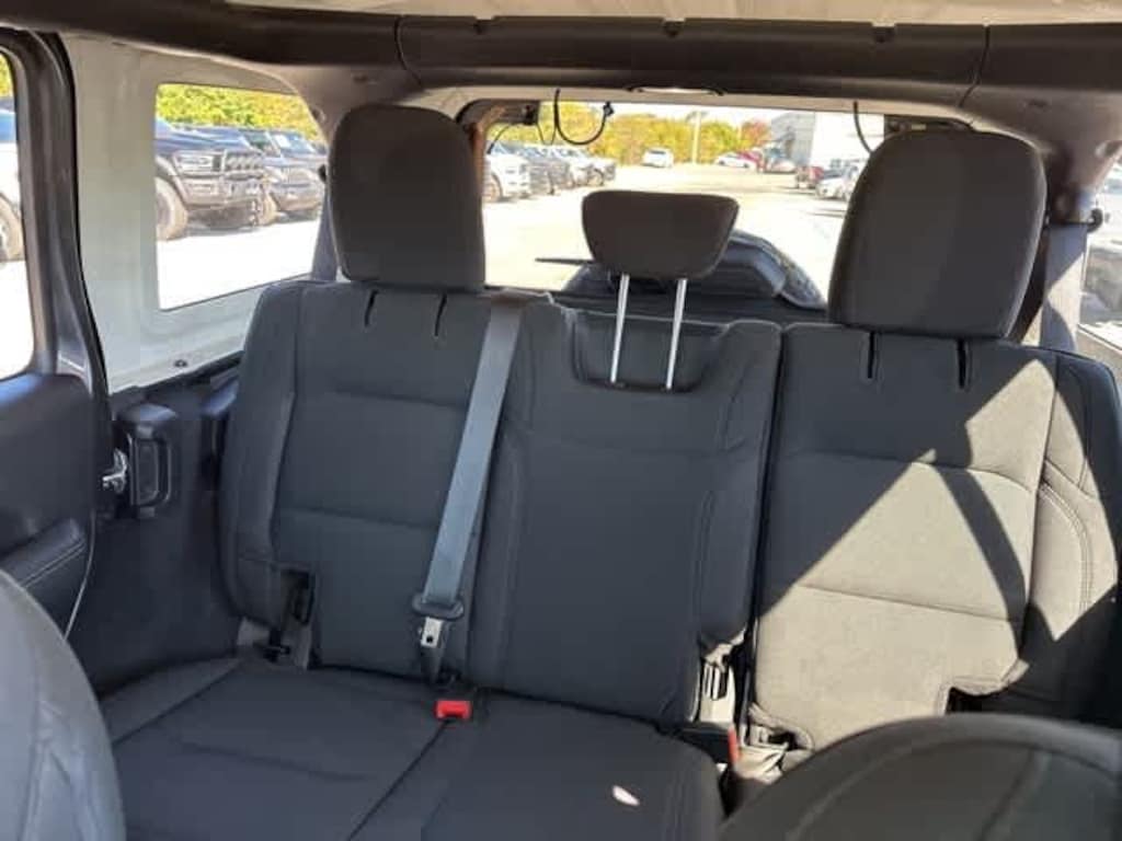 Used 2019 Jeep Wrangler Unlimited Sahara SUV