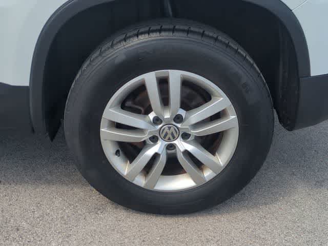 Thumbnail: 2017 Volkswagen Tiguan - 13