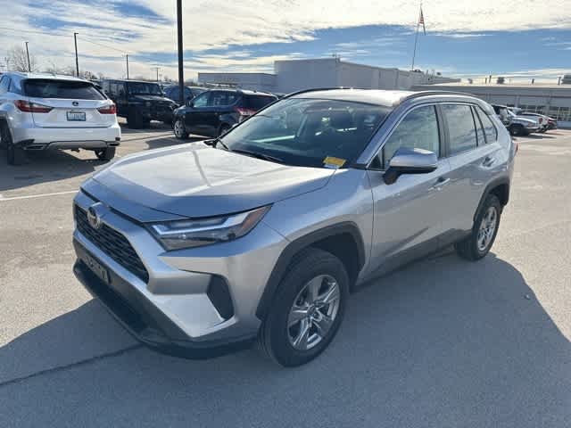 Thumbnail: 2022 Toyota RAV4 - 12