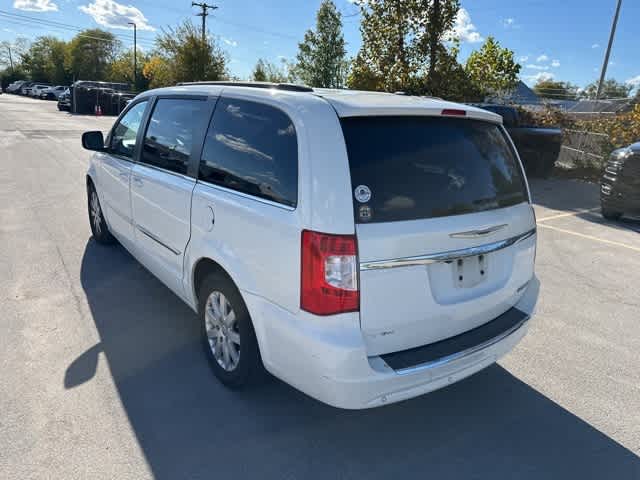 Thumbnail: 2012 Chrysler Town & Country - 13