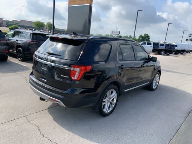 Thumbnail: 2016 Ford Explorer - 20
