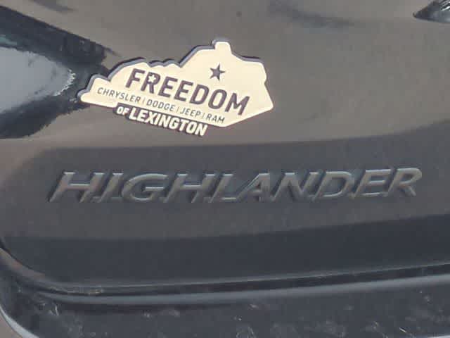 Thumbnail: 2019 Toyota Highlander - 13