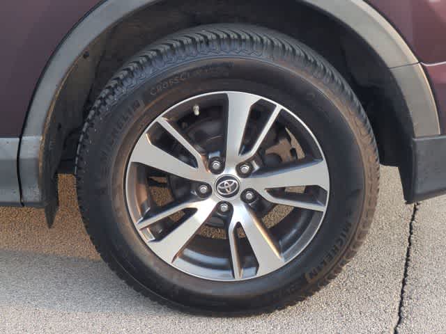 Thumbnail: 2017 Toyota RAV4 - 14
