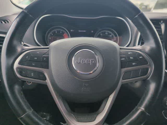 Thumbnail: 2019 Jeep Cherokee - 22