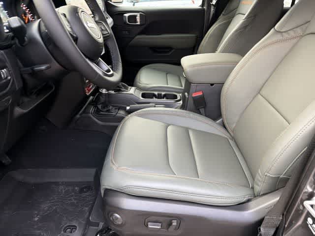 Thumbnail: 2026 Jeep Gladiator - 17