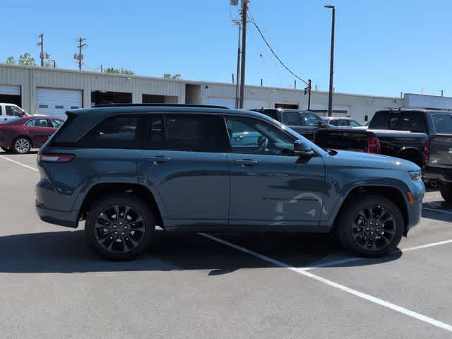 Thumbnail: 2026 Jeep Grand Cherokee - 9