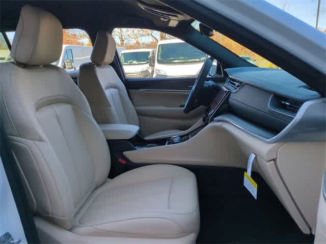 Thumbnail: 2025 Jeep Grand Cherokee L - 22