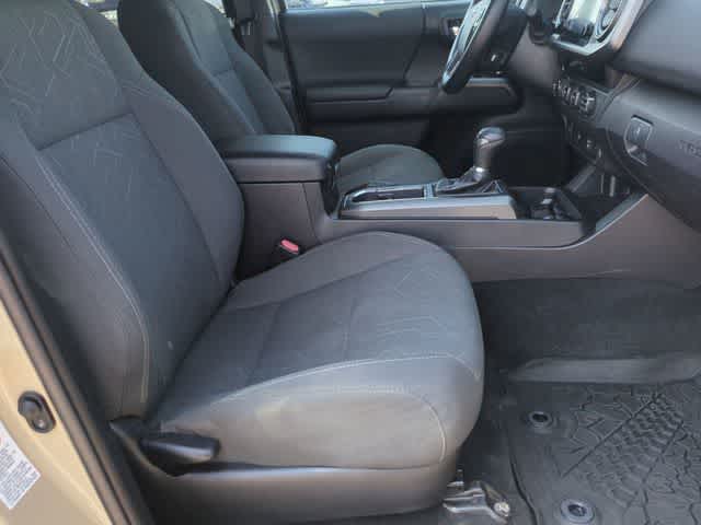 Thumbnail: 2017 Toyota Tacoma - 21