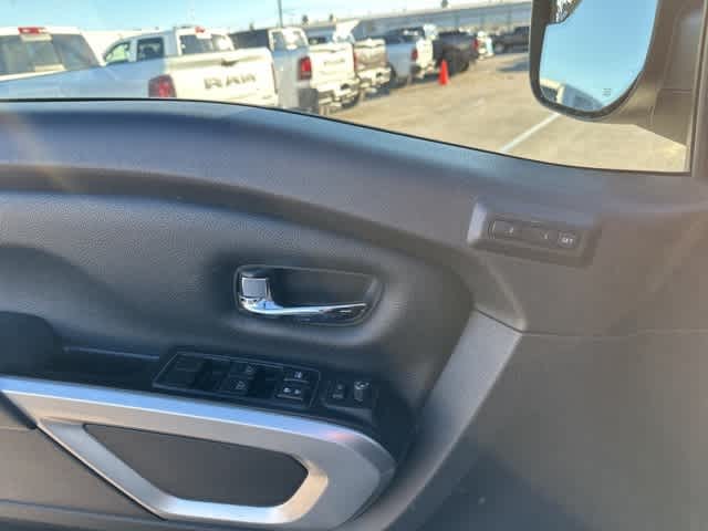 Thumbnail: 2017 Nissan Titan - 13