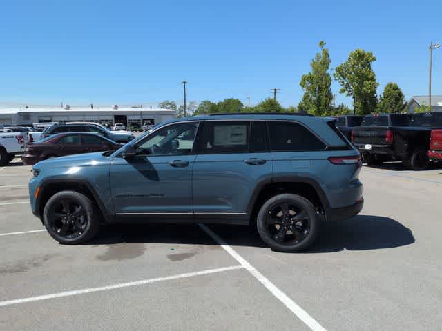 Thumbnail: 2026 Jeep Grand Cherokee - 5