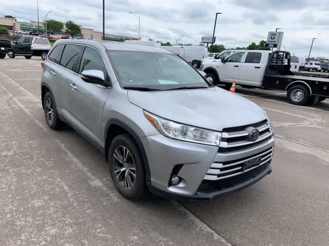 Thumbnail: 2019 Toyota Highlander - 22