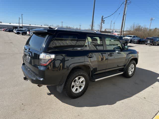 Thumbnail: 2016 Toyota 4Runner - 21