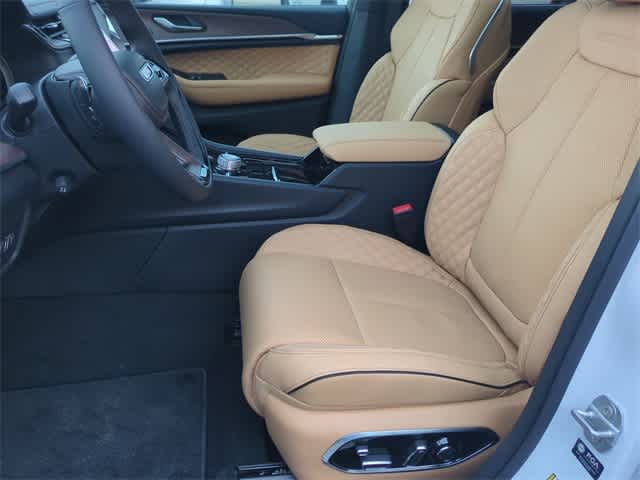 Thumbnail: 2025 Jeep Grand Cherokee L - 16