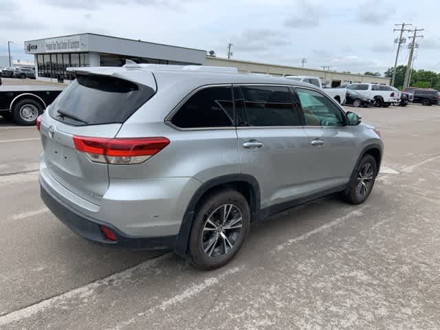 Thumbnail: 2019 Toyota Highlander - 19