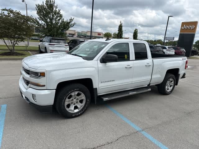 Thumbnail: 2018 Chevrolet Silverado 1500 - 16