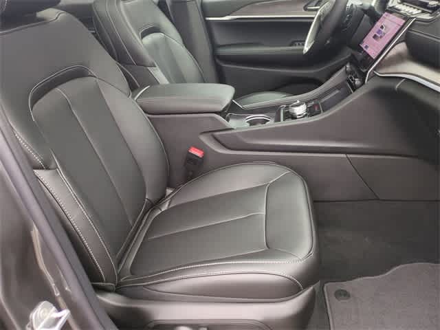 Thumbnail: 2025 Jeep Grand Cherokee - 24