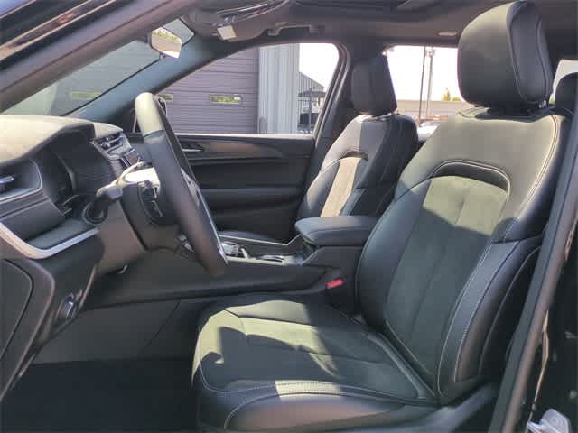 Thumbnail: 2025 Jeep Grand Cherokee - 17