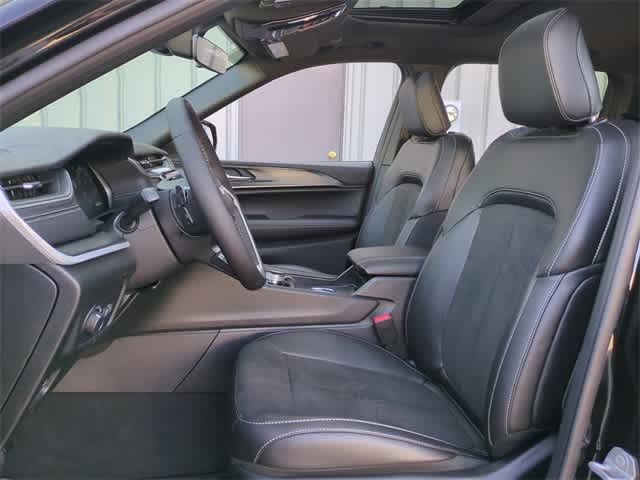 Thumbnail: 2025 Jeep Grand Cherokee - 17