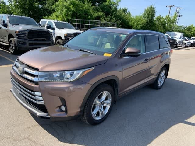 Thumbnail: 2017 Toyota Highlander - 14