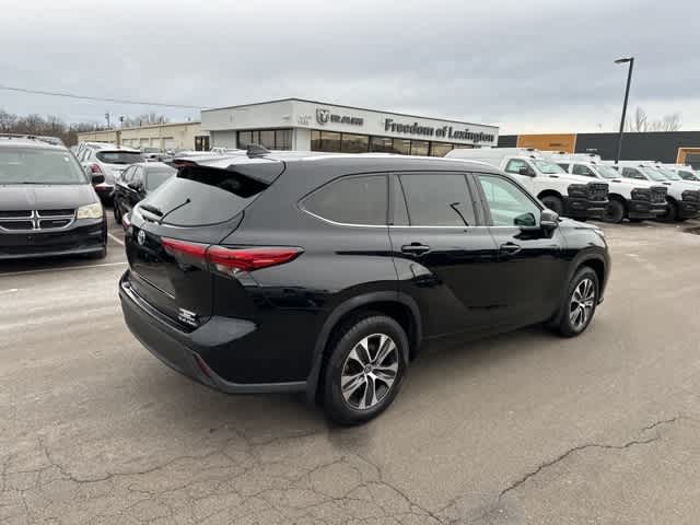 Thumbnail: 2020 Toyota Highlander - 24