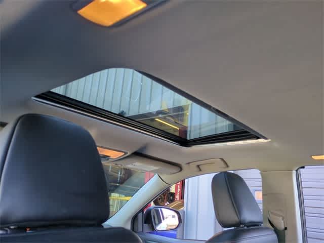 Thumbnail: 2016 Toyota Highlander - 20