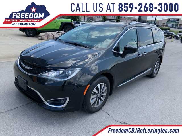 Thumbnail: 2019 Chrysler Pacifica - 1