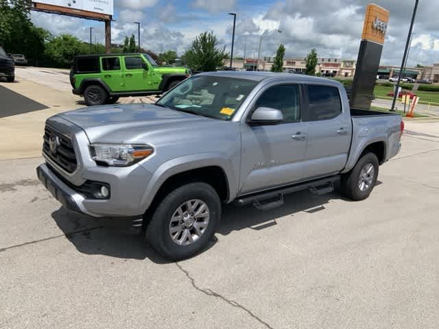 Thumbnail: 2018 Toyota Tacoma - 14