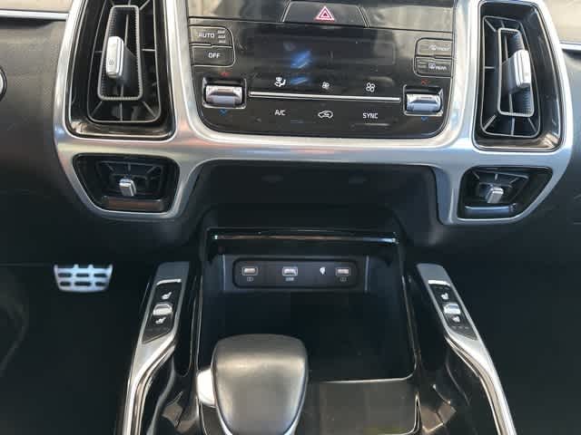 Thumbnail: 2022 Kia Sorento - 8