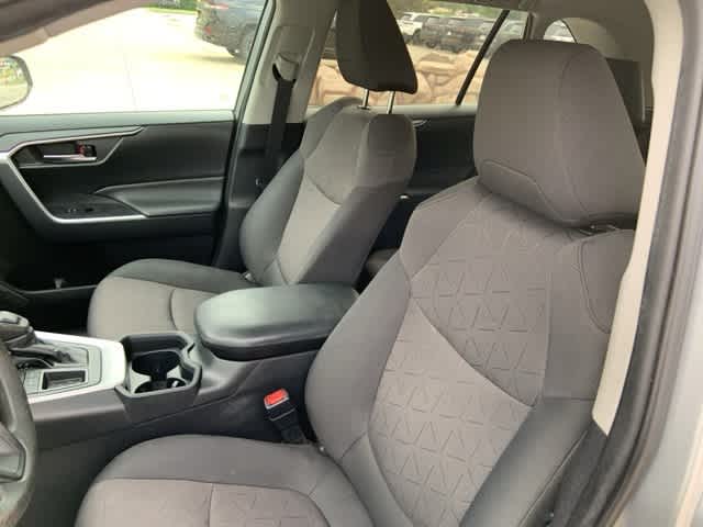 Thumbnail: 2019 Toyota RAV4 - 4