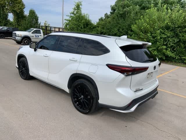 Thumbnail: 2023 Toyota Highlander - 18