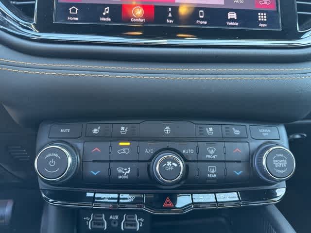 Thumbnail: 2022 Dodge Durango - 8