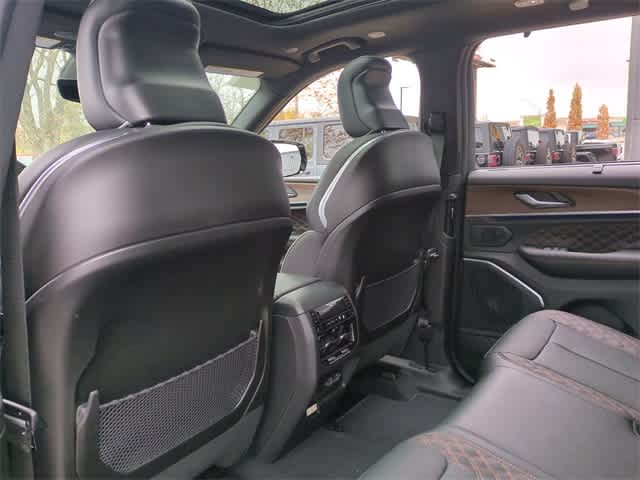 Thumbnail: 2025 Jeep Grand Cherokee - 19