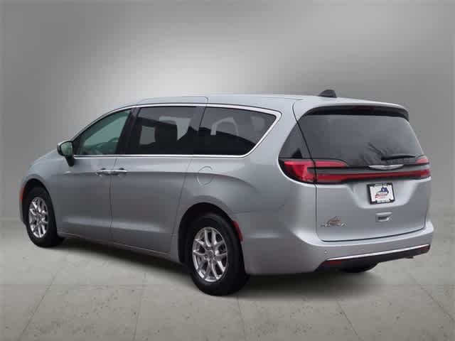 Thumbnail: 2023 Chrysler Pacifica - 6