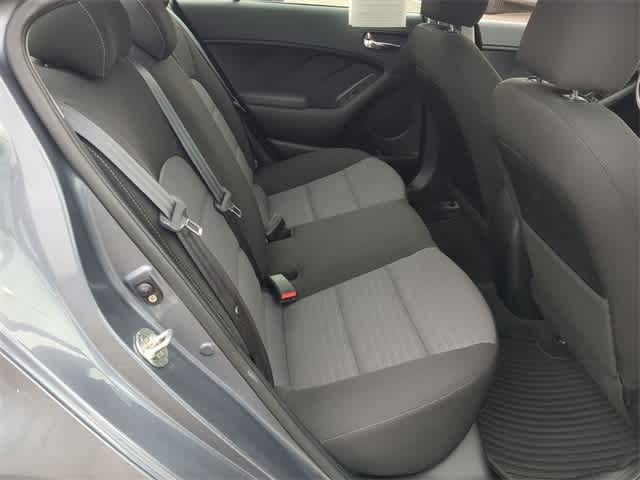 Thumbnail: 2018 Kia Forte - 21