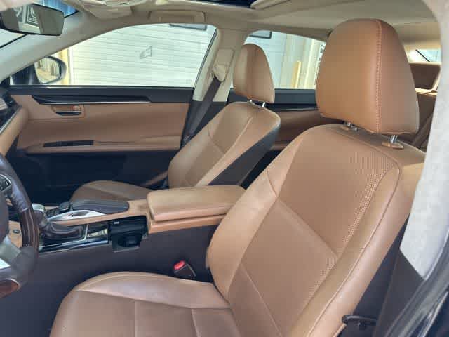 Thumbnail: 2017 Lexus ES - 6