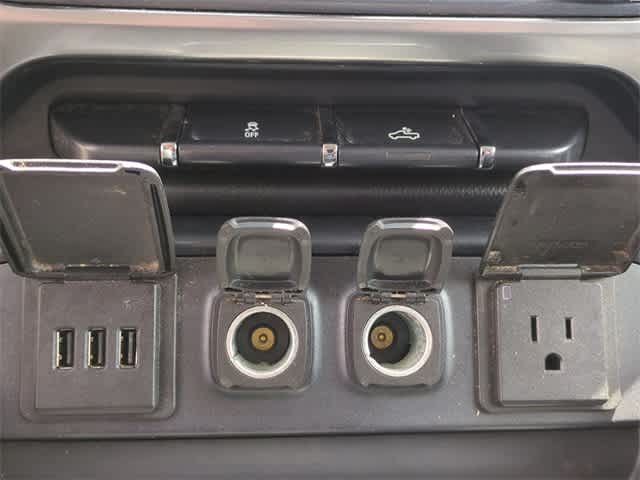 Thumbnail: 2015 Chevrolet Silverado 1500 - 31