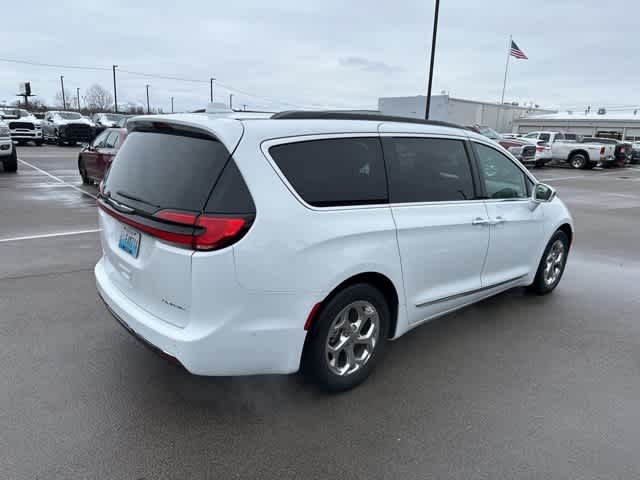 Thumbnail: 2022 Chrysler Pacifica - 24