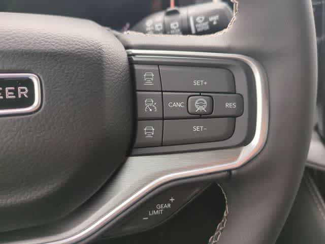 Thumbnail: 2026 Jeep Grand Wagoneer L - 27