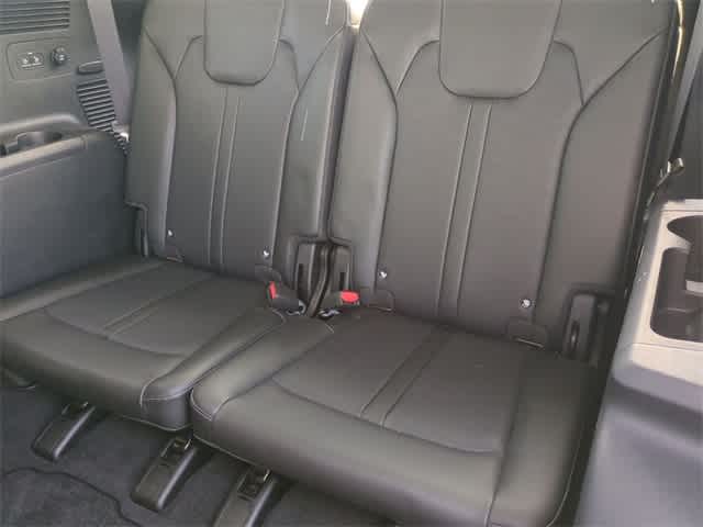 Thumbnail: 2024 Kia Sorento - 38