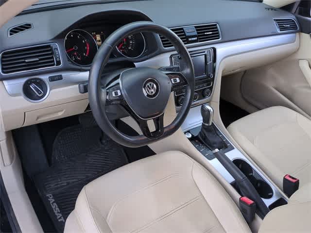 Thumbnail: 2019 Volkswagen Passat - 10