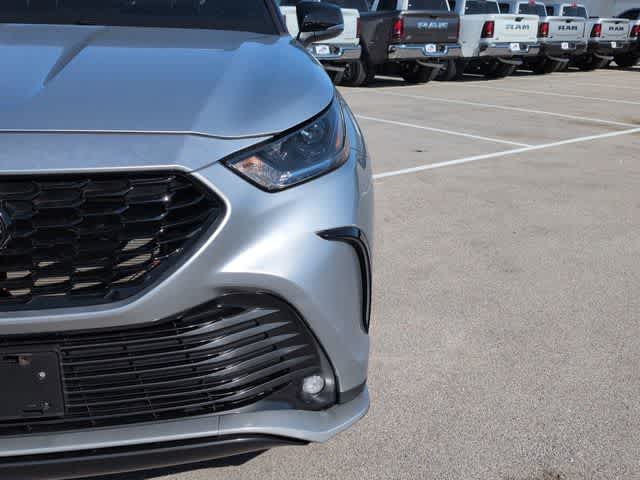 Thumbnail: 2021 Toyota Highlander - 11