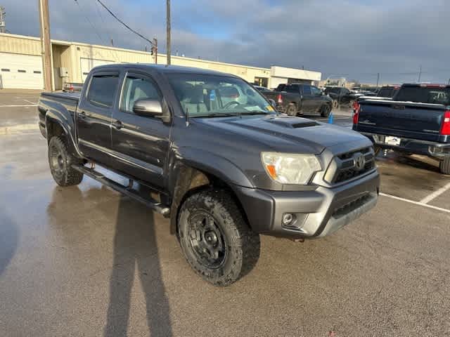 Thumbnail: 2015 Toyota Tacoma - 21