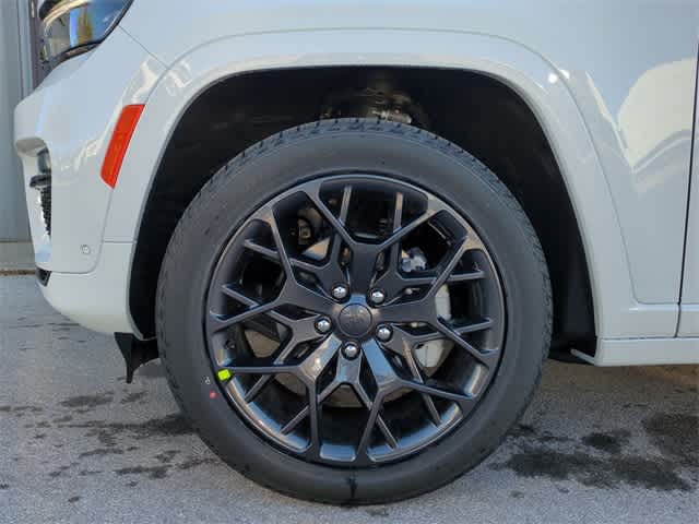 Thumbnail: 2025 Jeep Grand Cherokee - 14