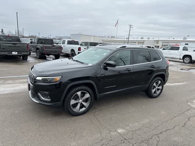 Thumbnail: 2019 Jeep Cherokee - 17